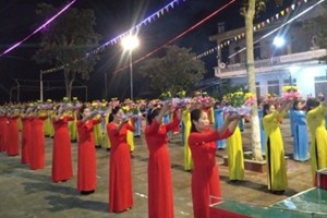 GP.Hưng Hóa - Giáo xứ Đại Phác rước kiệu, dâng hoa - Bế mạc tháng Mân Côi và mừng lễ Các Thánh Nam Nữ